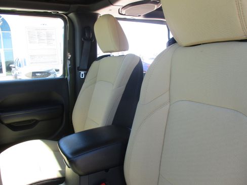 Used 2021 Jeep Wrangler Sport AWD/4WD image 24