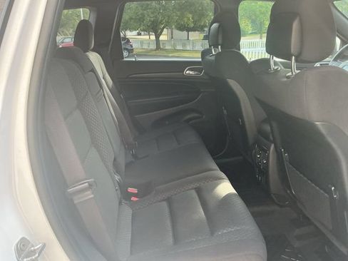 Used 2021 Jeep Grand Cherokee Laredo w/ Security & Convenience Group AWD/4WD image 33