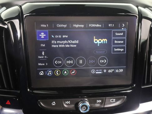 Used 2023 Chevrolet Traverse LT w/ LT Premium Package AWD/4WD image 49