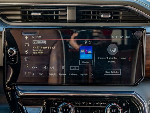 Used 2025 GMC Sierra 2500 Denali Ultimate image 26