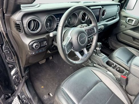 Used 2023 Jeep Wrangler Unlimited Sahara w/ Cold Weather Group AWD/4WD image 10