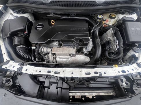 Used 2019 Chevrolet Cruze LT FWD image 18