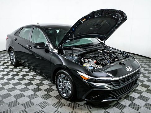 Used 2024 Hyundai Elantra SEL FWD image 33