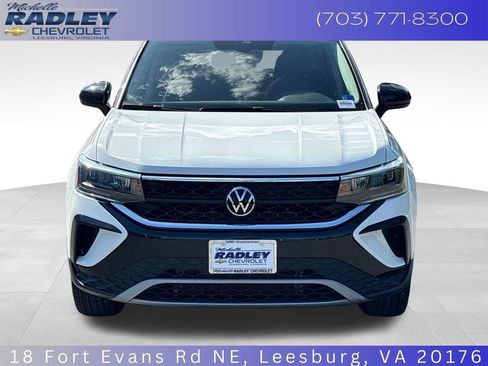 Used 2024 Volkswagen Taos SE AWD/4WD image 21
