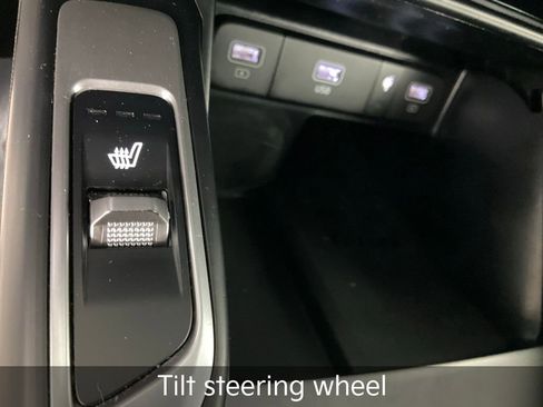 Certified 2023 Kia Sorento S w/ Panoramic Sunroof Package image 27