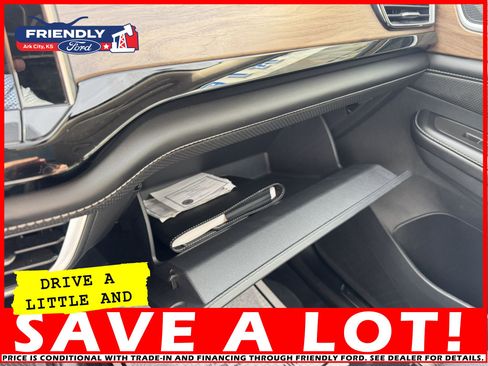 Used 2024 Volkswagen Atlas SE image 32