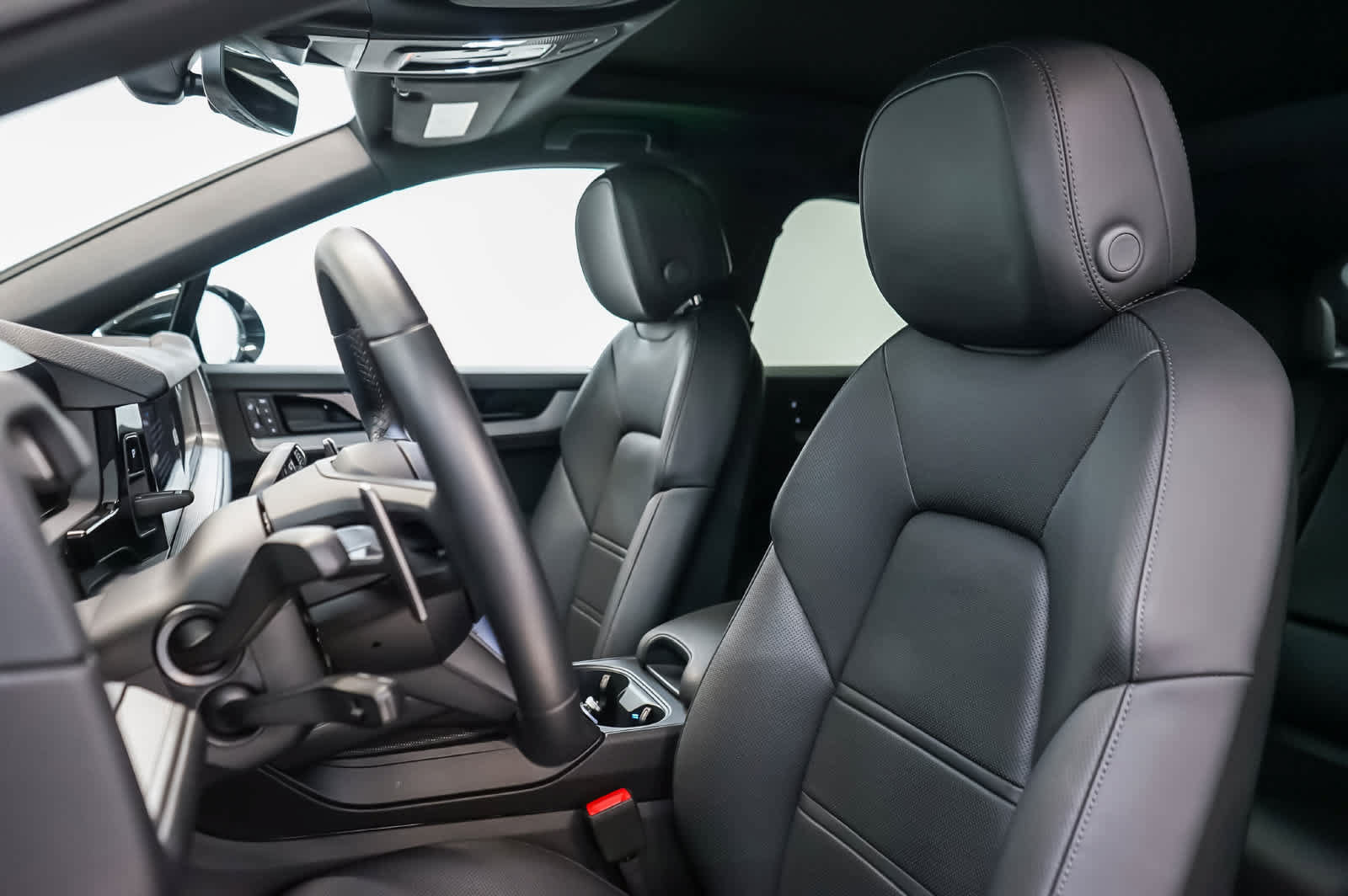 Certified 2026 Porsche Cayenne S AWD/4WD image 5