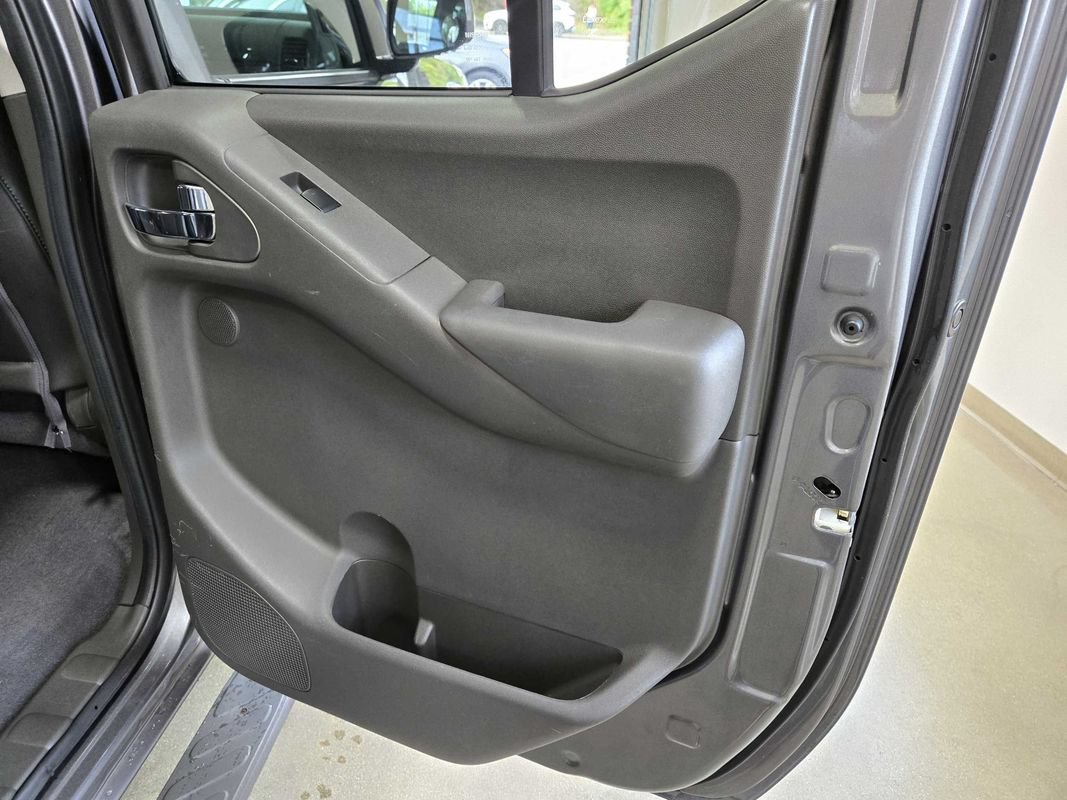 Used 2020 Nissan Frontier PRO-4X AWD/4WD image 24