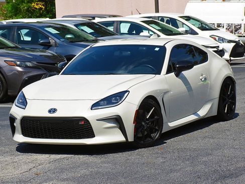 Used 2025 Toyota GR86 Premium w/ Performance Package RWD image 6