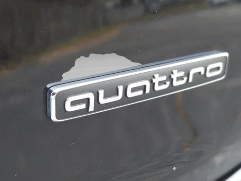 Used 2023 Audi Q5 2.0T Premium w/ Convenience Package image 10