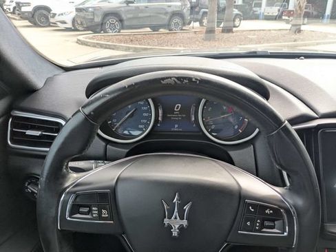 Used 2018 Maserati Ghibli RWD image 27