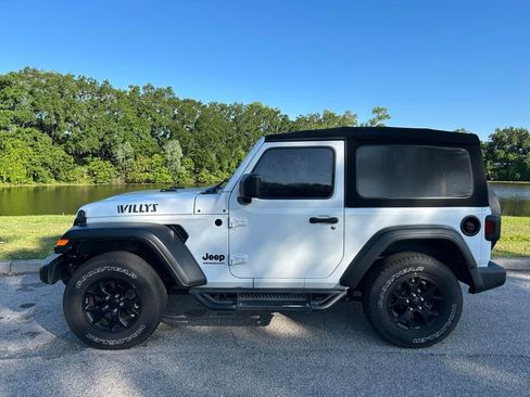 Used 2021 Jeep Wrangler Sport AWD/4WD image 3