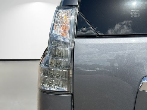 Used 2023 Lexus GX 460 Premium w/ Premium Package AWD/4WD image 10