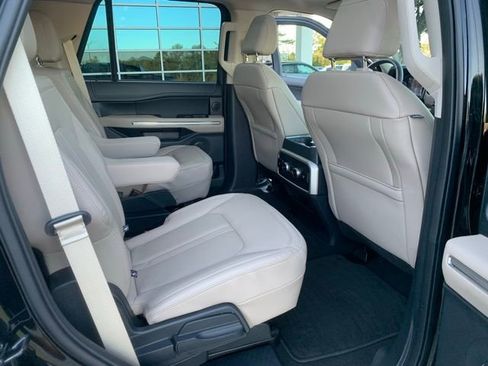 Used 2024 Ford Expedition Limited image 33