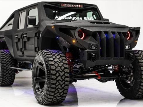 Used 2025 Jeep Gladiator Sport image 8