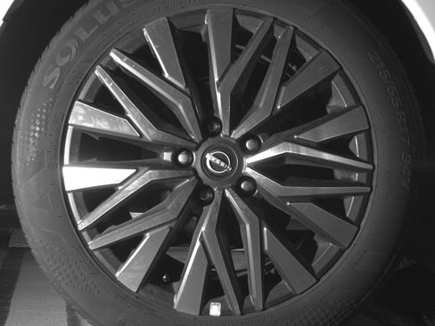 Used 2025 Nissan Altima 2.5 SV FWD image 15