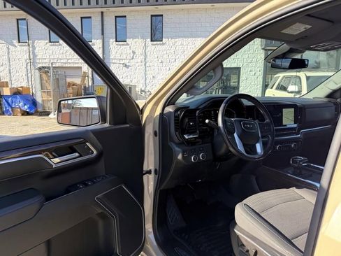 Certified 2022 GMC Sierra 1500 Elevation image 17