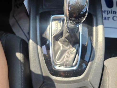Used 2020 Nissan Rogue S FWD image 12