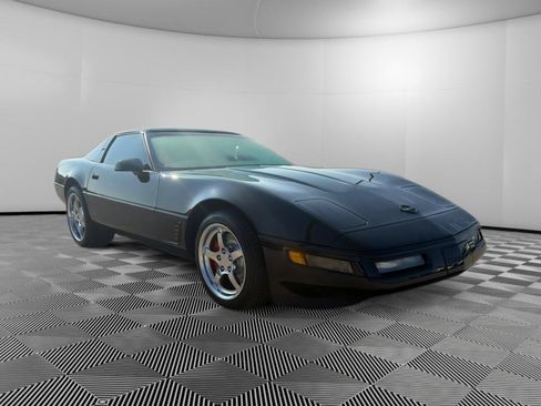 Used 1996 Chevrolet Corvette Coupe RWD image 3