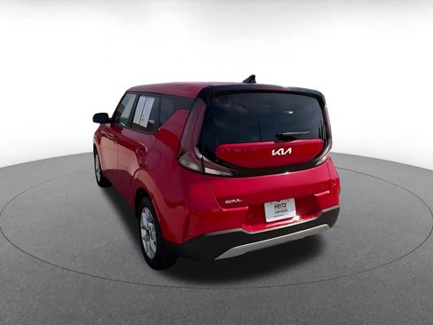 Used 2025 Kia Soul LX w/ LX Technology Package FWD image 10