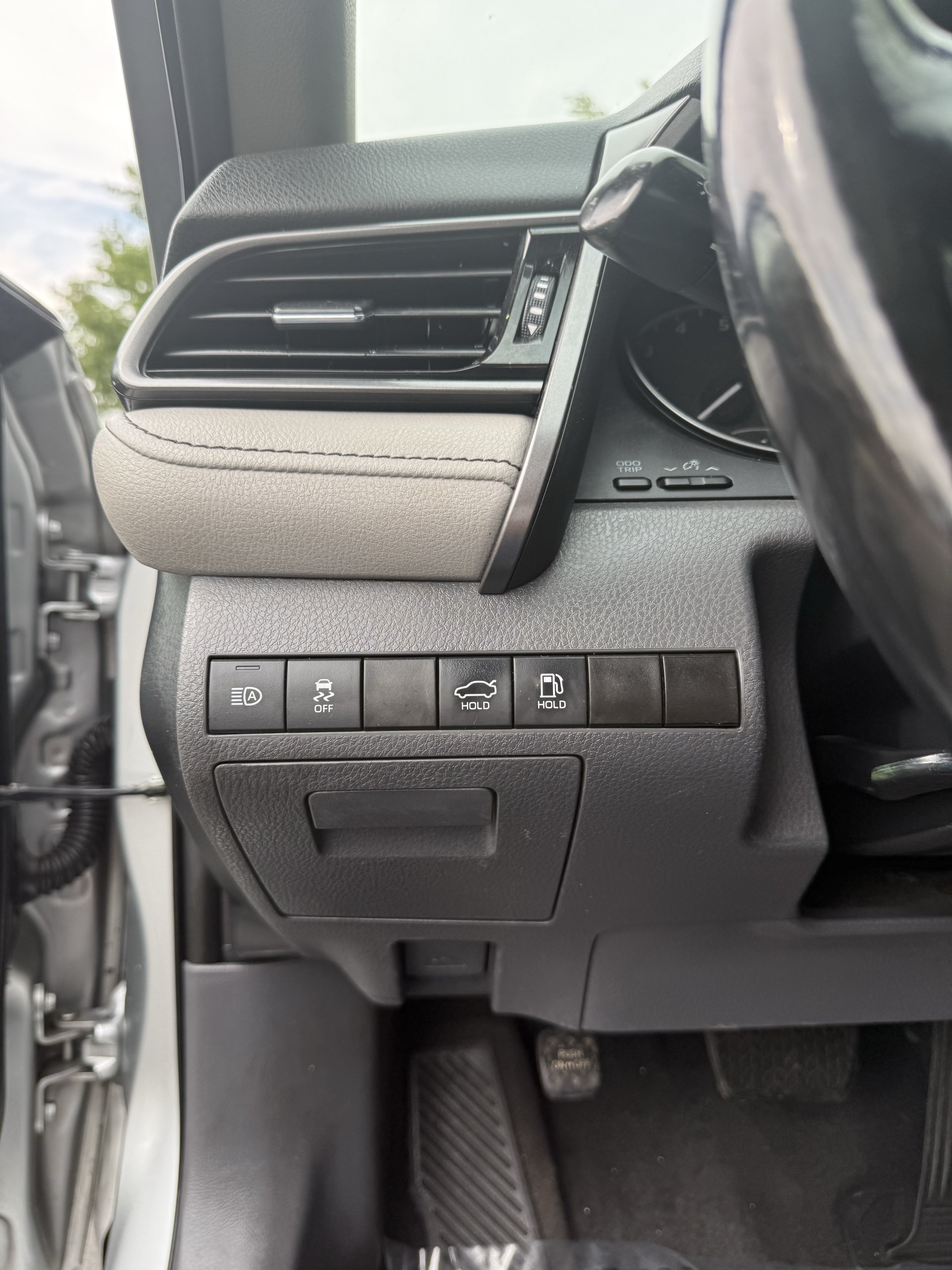 Used 2021 Toyota Camry SE FWD image 17