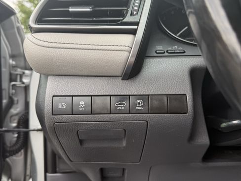 Used 2021 Toyota Camry SE FWD image 17