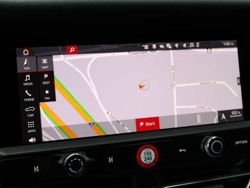 New 2026 Porsche Macan image 18