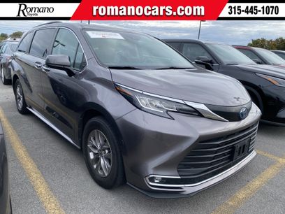 Certified 2022 Toyota Sienna XLE