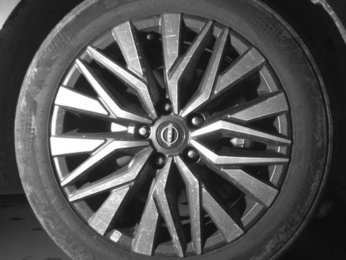 Used 2025 Nissan Altima 2.5 SV FWD image 13