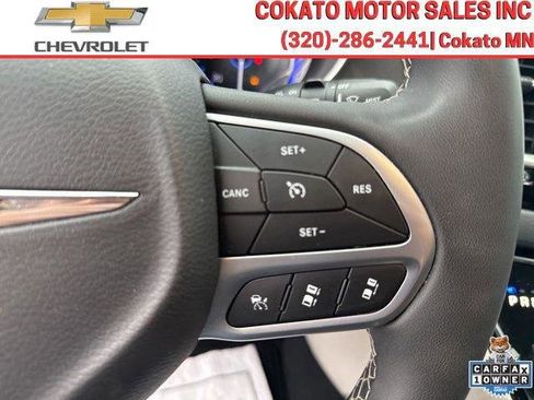 Used 2023 Chrysler Pacifica Touring-L FWD image 26