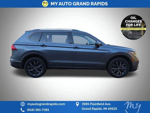 Used 2022 Volkswagen Tiguan SE image 8