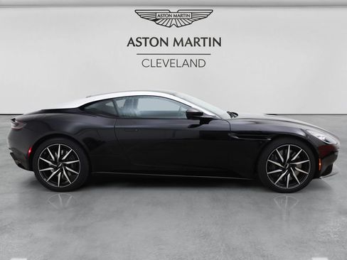 Used 2018 Aston Martin DB11 V12 RWD image 4