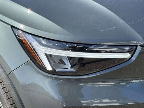 Used 2026 Volvo XC40 B5 Core w/ Climate Package image 7