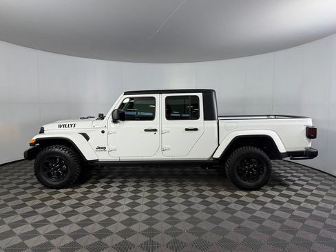 Used 2021 Jeep Gladiator Sport AWD/4WD image 11