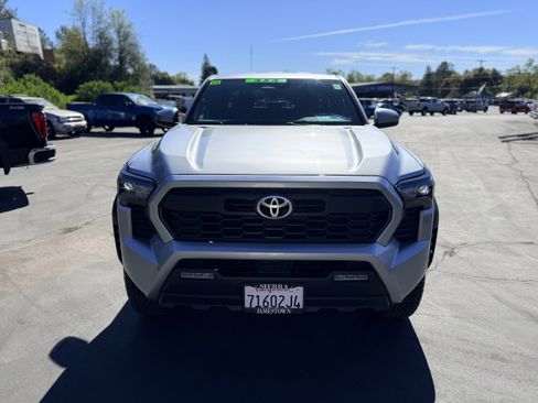 Used 2025 Toyota Tacoma TRD Off-Road image 3