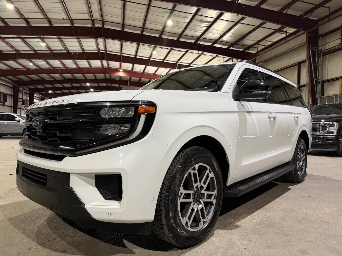 Used 2025 Ford Expedition Active AWD/4WD image 9