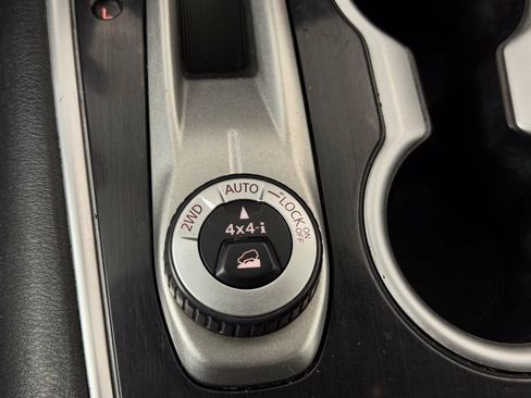 Used 2019 Nissan Pathfinder S AWD/4WD image 21