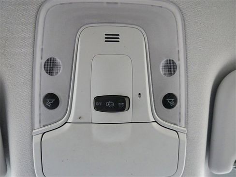 Used 2017 Toyota Prius Prime Premium image 24