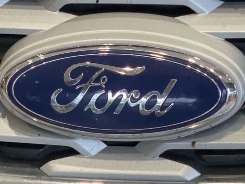 Used 2019 Ford Explorer XLT AWD/4WD image 10
