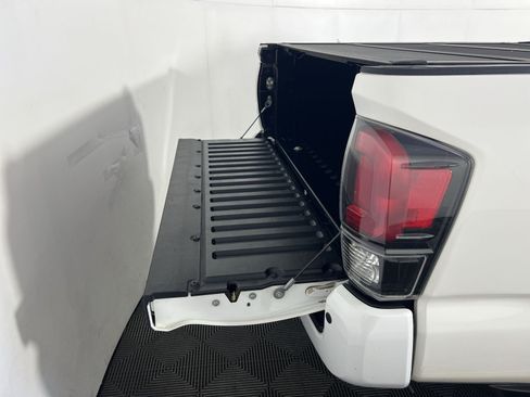 Used 2019 Toyota Tacoma TRD Pro AWD/4WD image 26