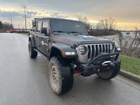 Used 2021 Jeep Gladiator Rubicon w/ Trailer Tow Package image 3