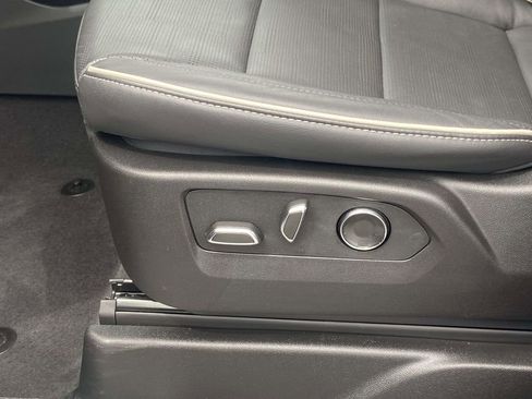 Certified 2025 Cadillac Escalade ESV Premium Luxury w/ LPO, Radiant Package AWD/4WD image 22