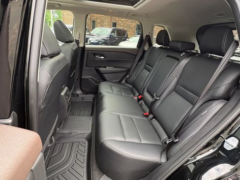 Used 2023 Nissan Rogue SL AWD/4WD image 26
