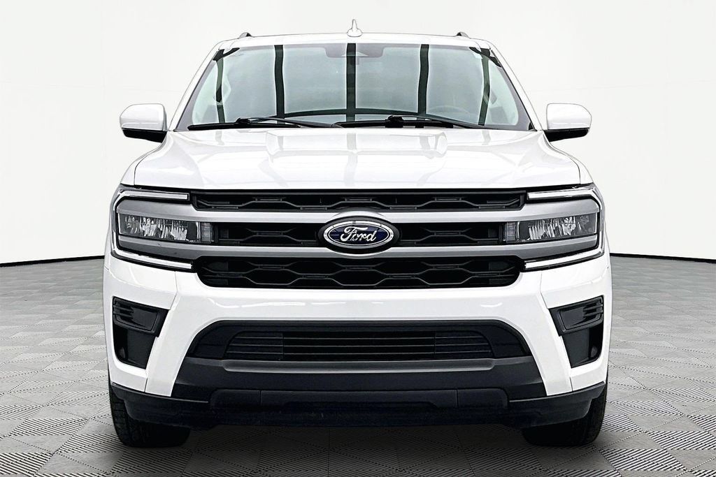 Certified 2024 Ford Expedition XLT AWD/4WD image 3
