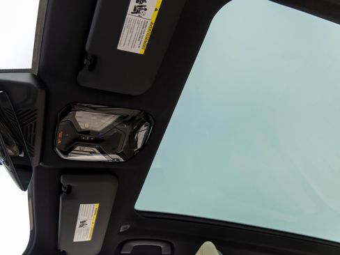 Used 2025 BMW X3 xDrive30i w/ M Sport Package image 28