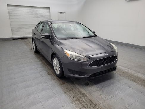 Used 2016 Ford Focus SE w/ SE Cold Weather Package image 13