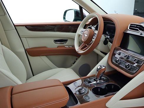 New 2025 Bentley Bentayga Extended Wheelbase image 34