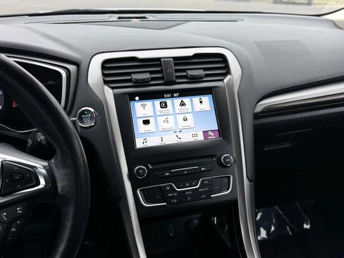 Used 2018 Ford Fusion SE w/ Equipment Group 602A FWD image 36