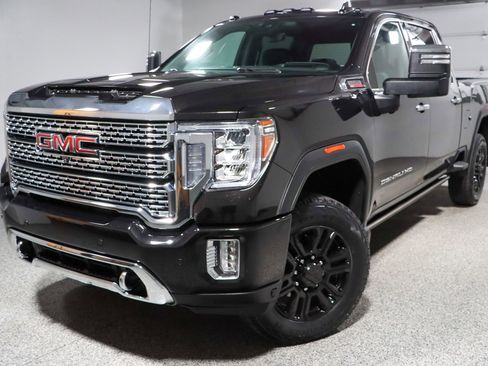 Used 2022 GMC Sierra 2500 Denali w/ Denali Black Diamond Edition AWD/4WD image 35