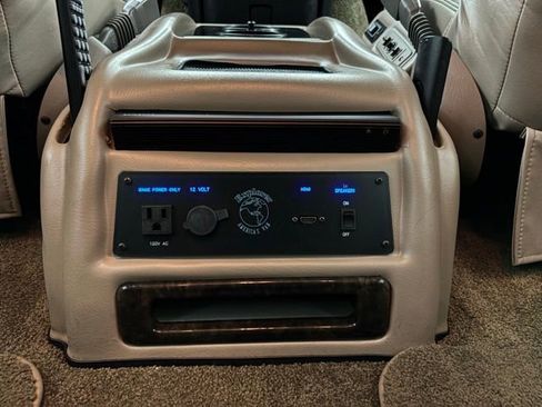 Used 2019 GMC Savana 2500 RWD image 48